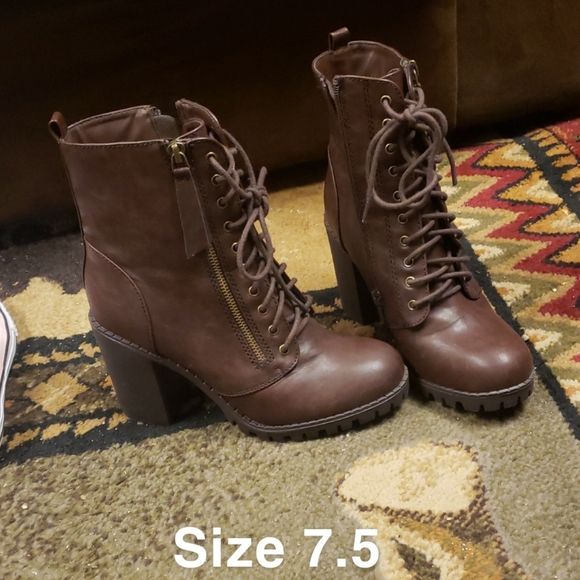 Ankle booties - Picture 1 of 1